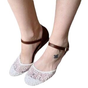 Seychelles sandals Jive Lace toe faux leather strappy flats size 9